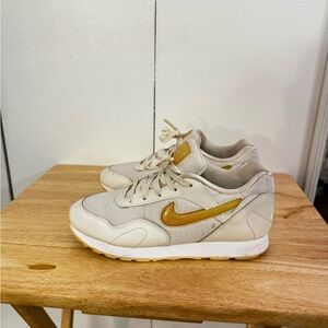 Nike Kids Cream and Gold Sneakers